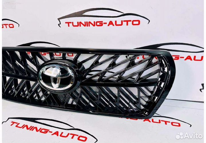 Решетка радиатора Toyota Land Cruiser 200 TRD