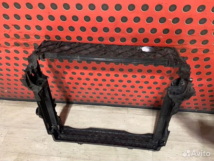 Кронштейн радиатора Bmw X5 F15 N57D30A 2016