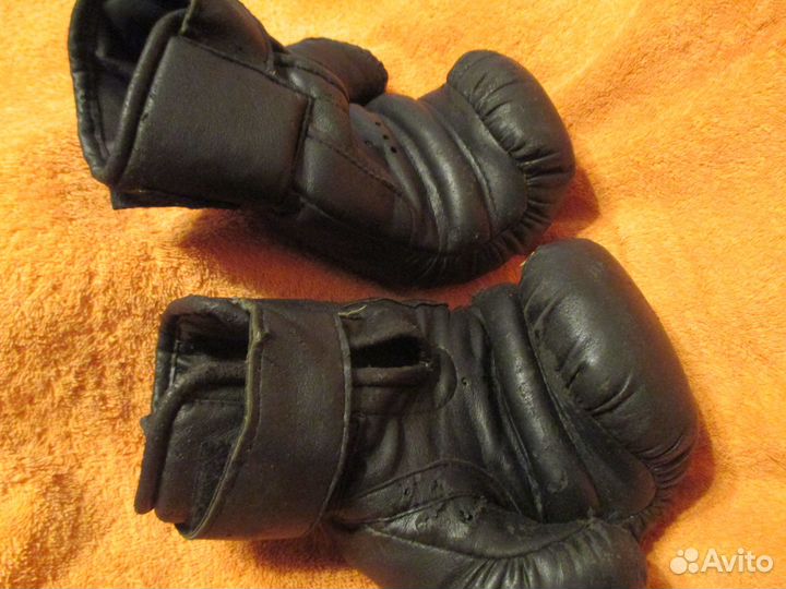 Боксерские перчатки