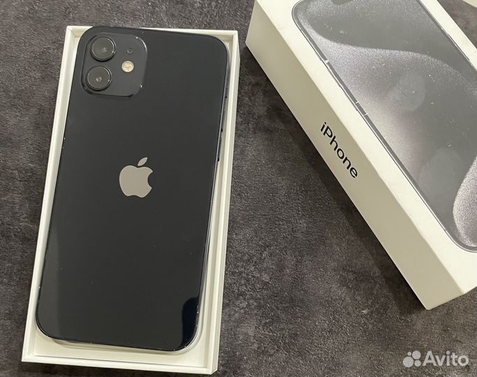 iPhone 12, 64 ГБ