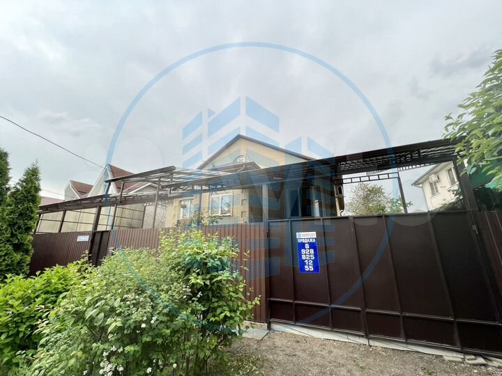 Дом 221,8 м² на участке 6 сот.