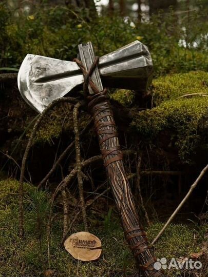 Топор кованый двусторонний Гром