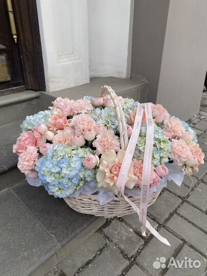 Корзина с цветами