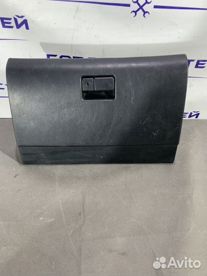 Бардачок Toyota Chaser 1996-2001 5550122040G0