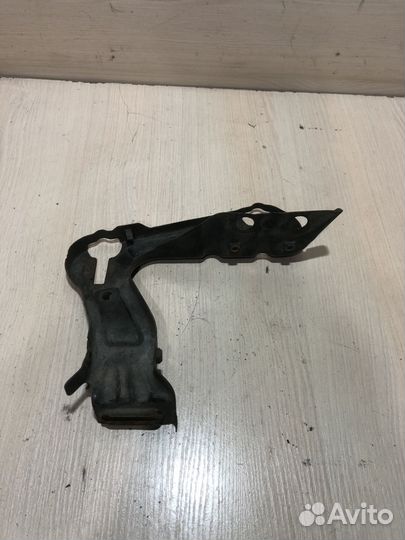 Кронштейн фары правый skoda Octavia A5