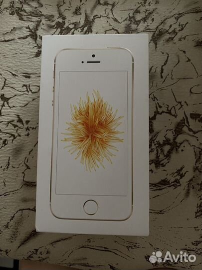 iPhone SE, 32 ГБ