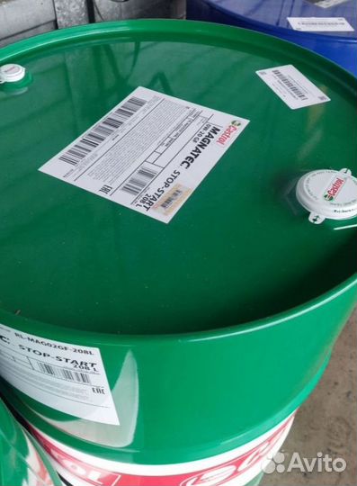 Оригинальное моторное масло Mobil 15W40