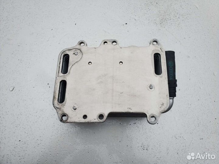 059117021R радиатор, масляный охладить VW Touareg