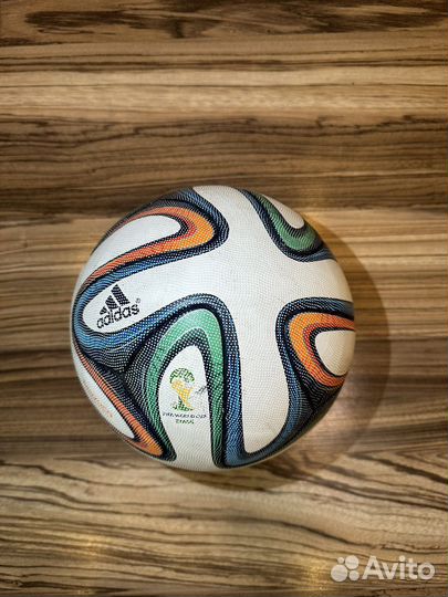 Футбольный мяч