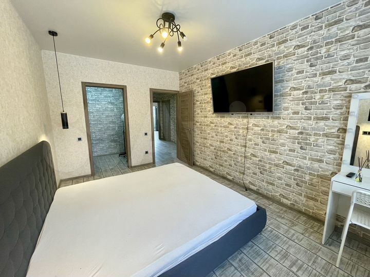 2-к. квартира, 66 м², 1/3 эт.