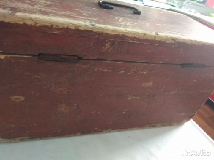 Сундук старинный