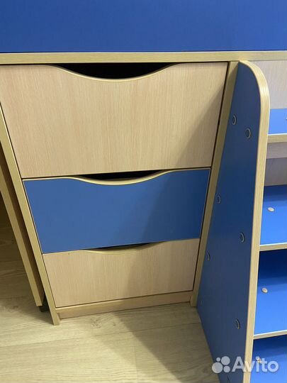 Детская кровать чердак со столом