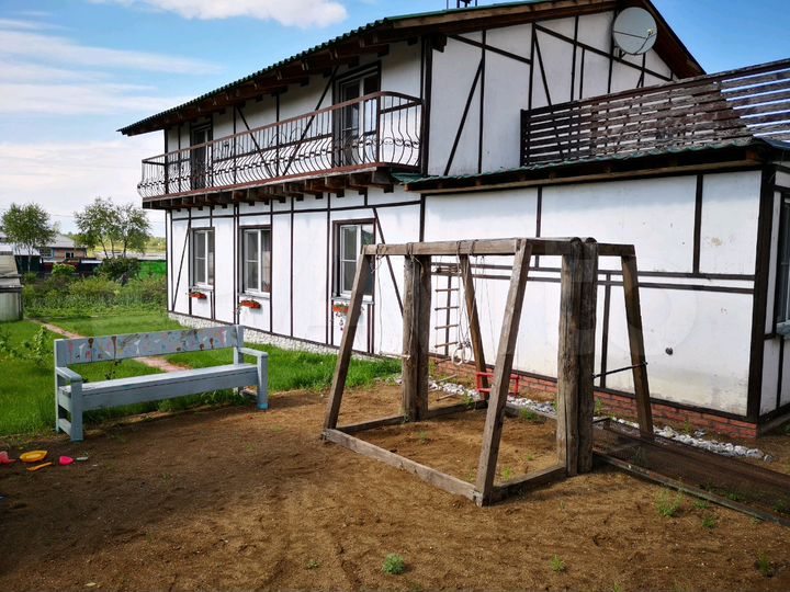 Коттедж 190 м² на участке 9 сот.