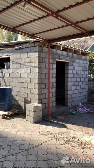 Кладка кирпича газоблока