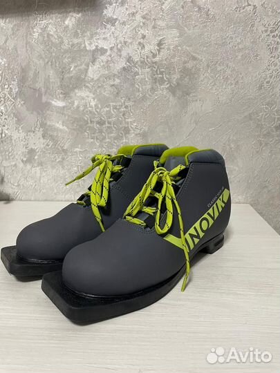 Лыжные ботинки