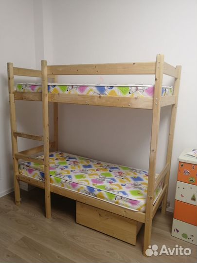 Двухъярусная кровать бу с матрасами