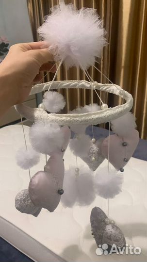 Детская кроватка с маятником и ящиком