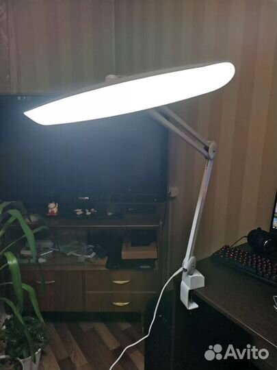 Лампа+вытяжка паров клея(для наращивания)