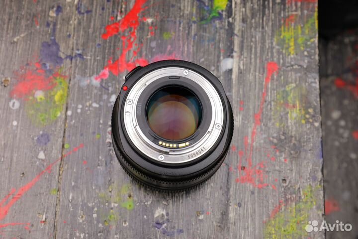 Canon EF 50mm f/1.2L USM