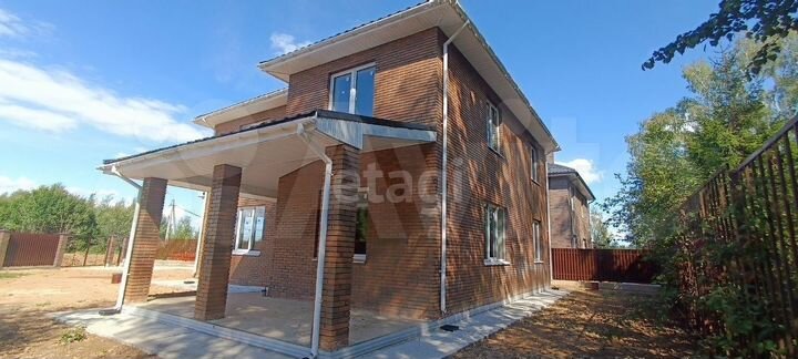 Коттедж 235 м² на участке 8 сот.