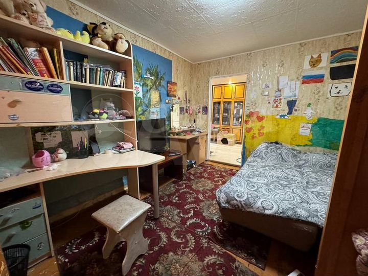 4-к. квартира, 61 м², 2/5 эт.