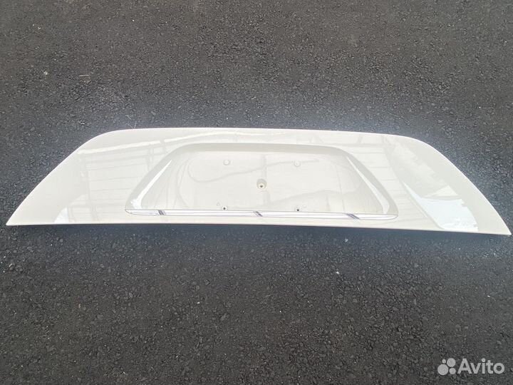 Накладка крышки багажника на мерседес w211