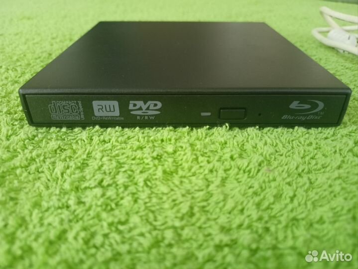 Blu-ray + DVD-RW + CD-RW / USB привод