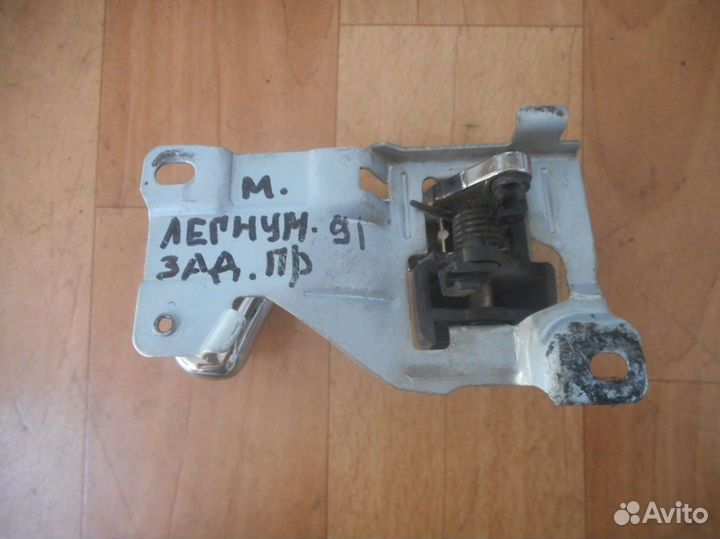 Ручка двери задней внутренняя правая Mitsubishi Le