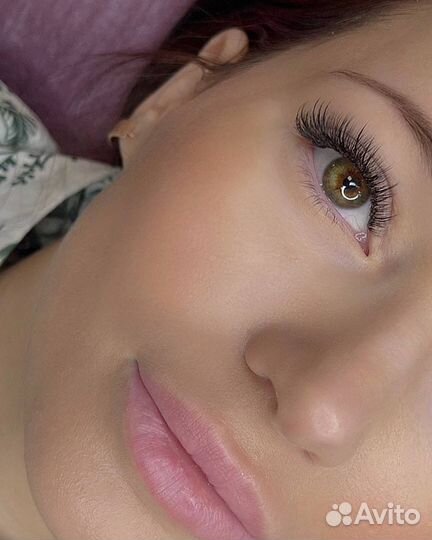 Наращивание ресниц в студии
