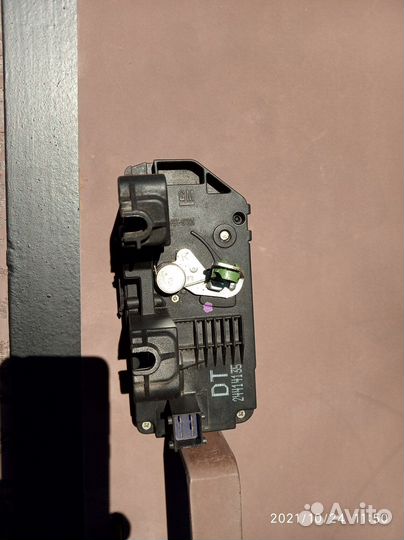 Запчасти на opel zafira