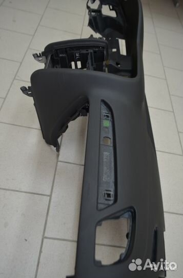 Торпедо панель приборов Audi A4 B8