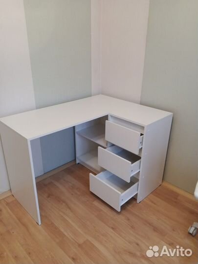 Стол письменный в рассрочку новый