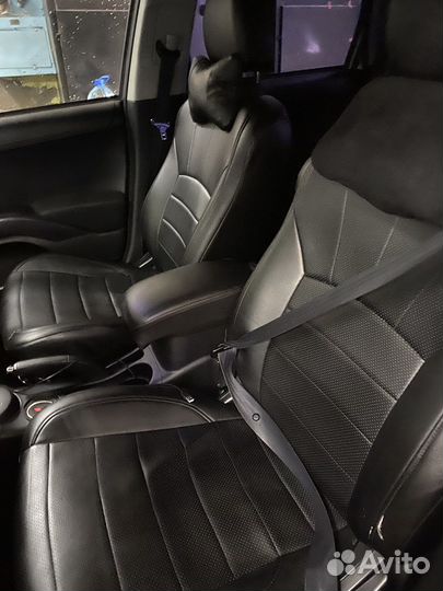 Чехлы с mitsubishi outlander xl