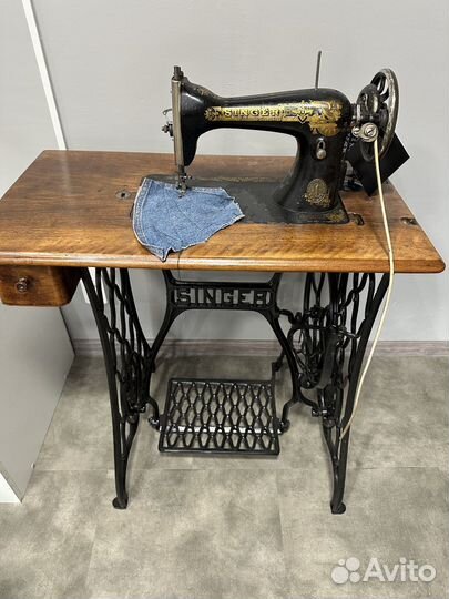 Швейная машина Singer