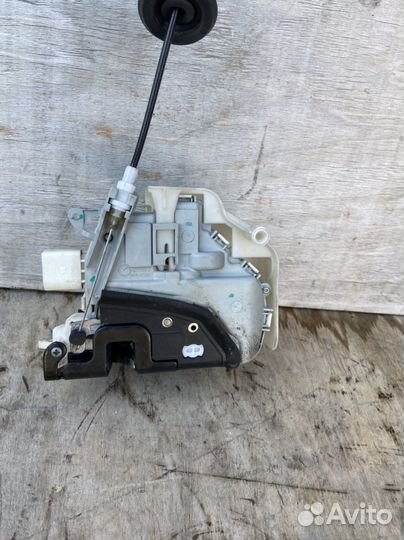 Замок передней правой двери Audi A5 8T