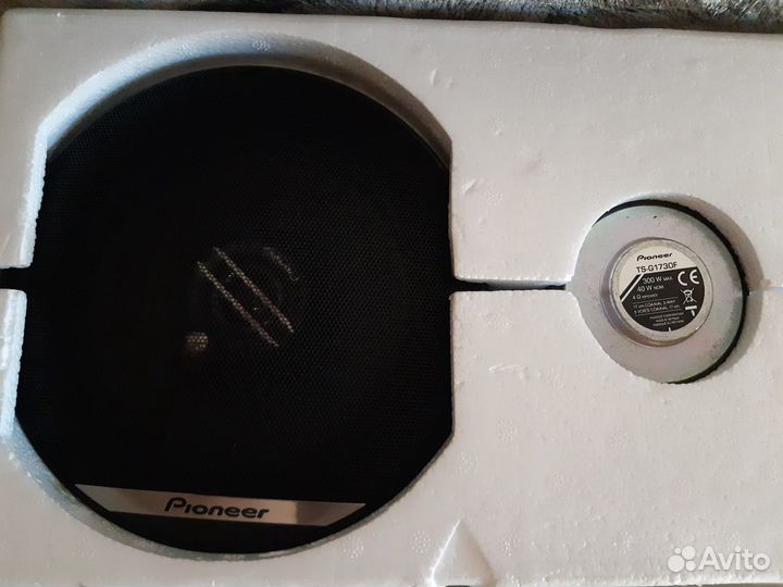 Динамики в автомобиль