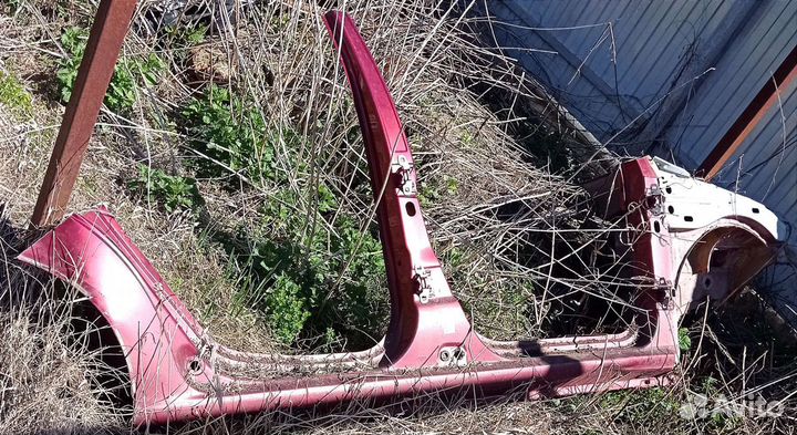 Правый порог Рено Логан 1