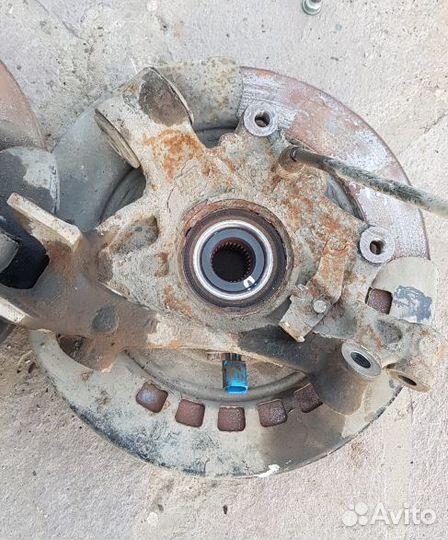 Кулак задний Cayenne 955 957 Каен Туарег цапфа