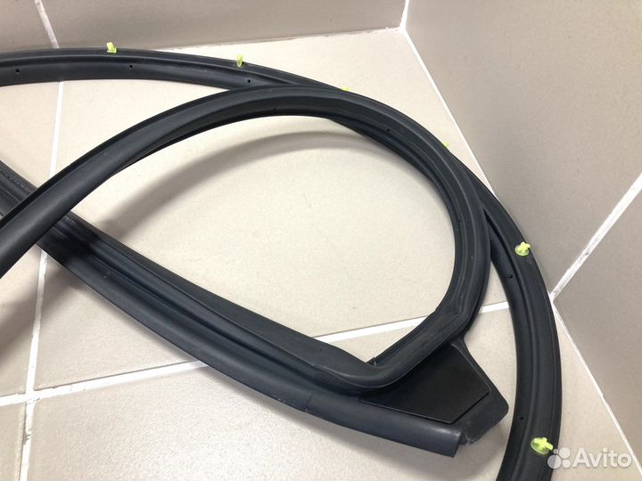 Уплотнитель задней левой двери Chery Tiggo 4