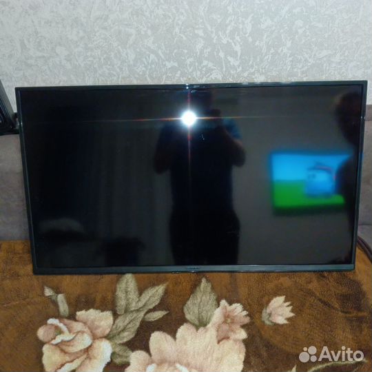 Телевизор starwind 43 на запчасти