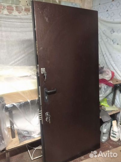 Дверь входная металлическая