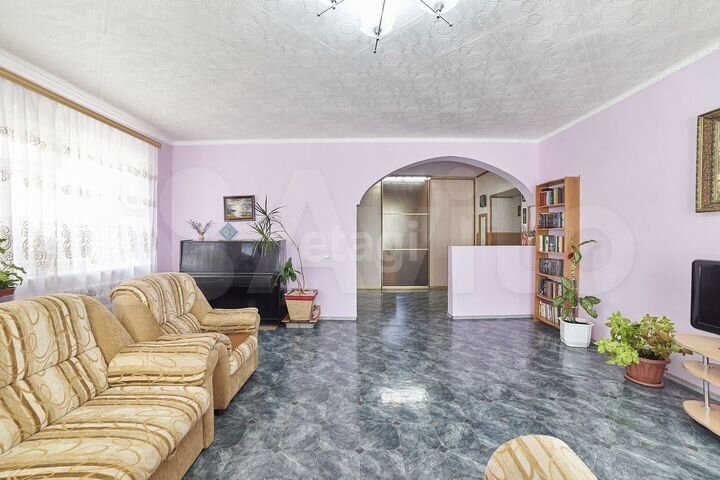 Дом 190,9 м² на участке 10,5 сот.