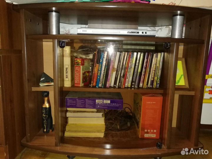 Тумба под телевизор