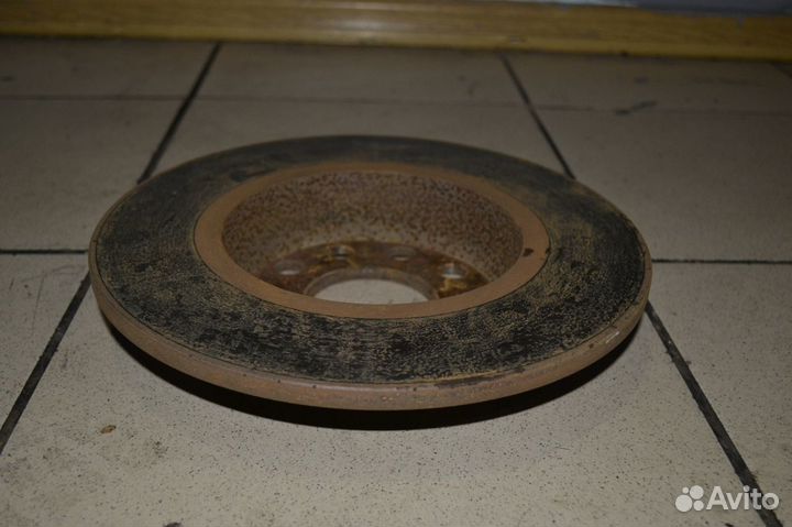 Тормозной диск задний Volkswagen Jetta 5