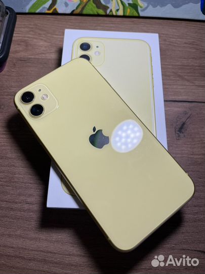 iPhone 11, 64 ГБ