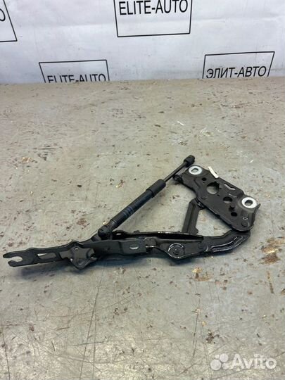 Петля капота левая Bmw 5 G30 2.0 2020