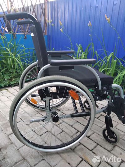 Инвалидная коляска