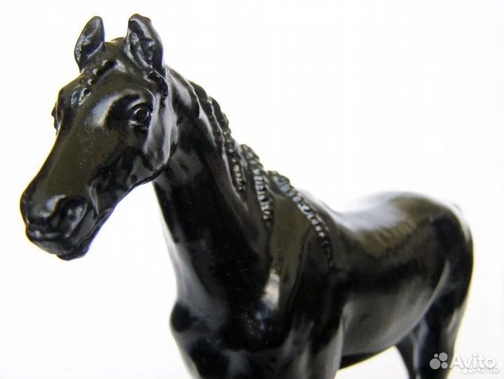 Лошадь казачья с седлом у плетня. Чугун Касли счлз