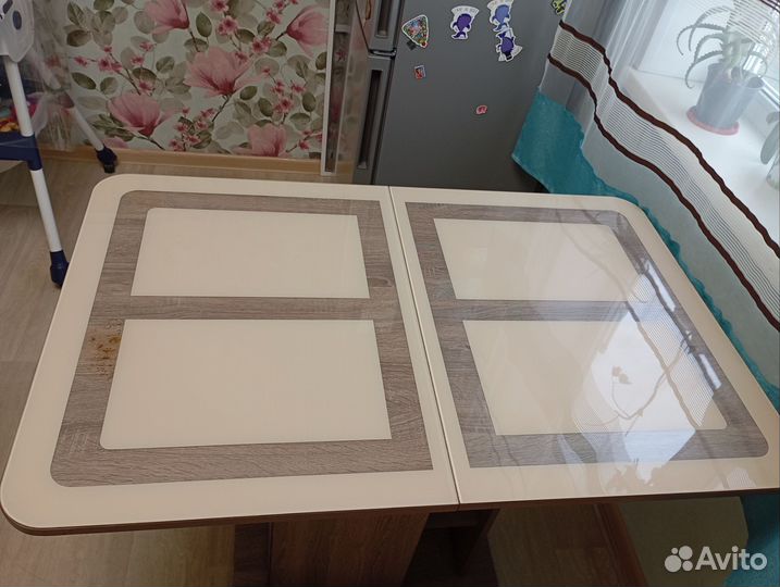 Кухонный стол