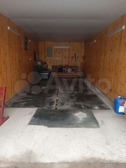 Гараж, > 30 м²